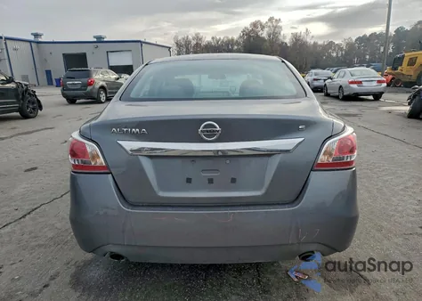 2015 Nissan Altima 2.5 z USA, uszkodzony, nr VIN 1N4AL3AP3FC445693